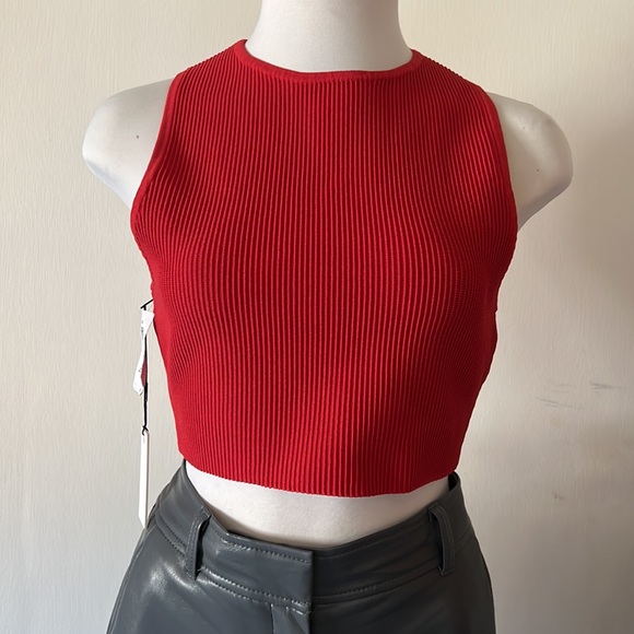 Aritzia Babaton Sculpt Knit Racer Cropped Tank - Picture 8 of 8
